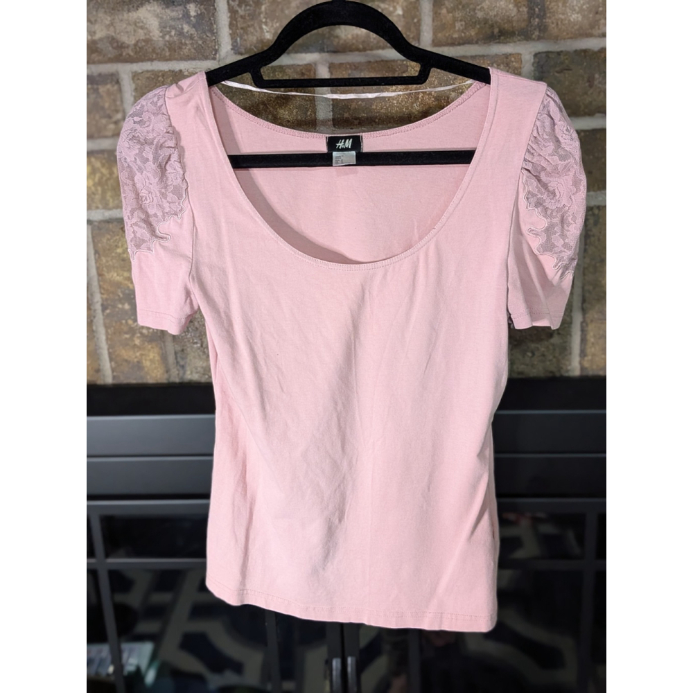 Pink H&M top with lace puff sleeves Sz M Cotton Fairy Barbiecore Balletcore